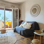Charming Beachfront Studio In Frejus Plage