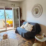 Charming Beachfront Studio In Frejus Plage
