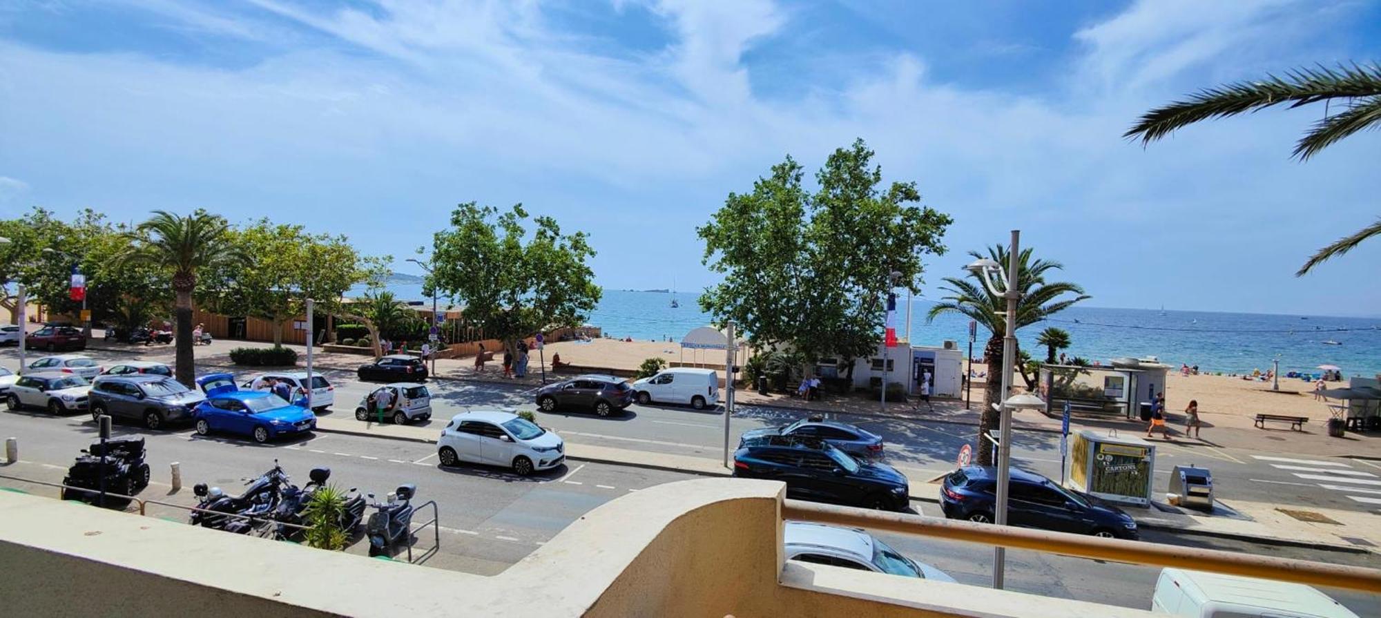 Charming Beachfront In Appartement