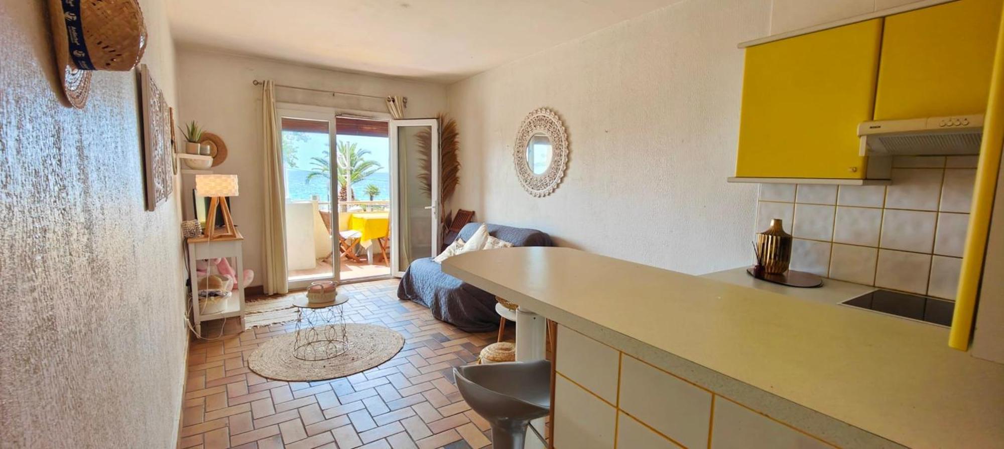 Appartement Charming Beachfront In Fréjus