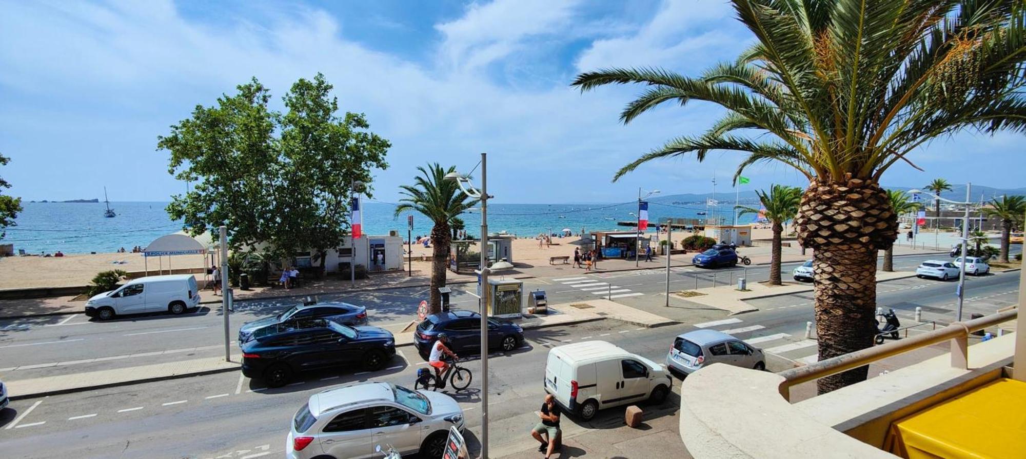 Appartement Charming Beachfront In Fréjus